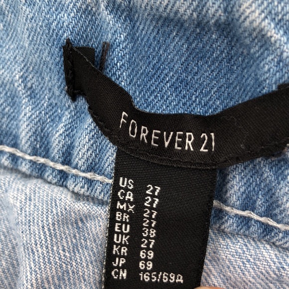F21 Low Rise Distressed Jean - Picture 5 of 6